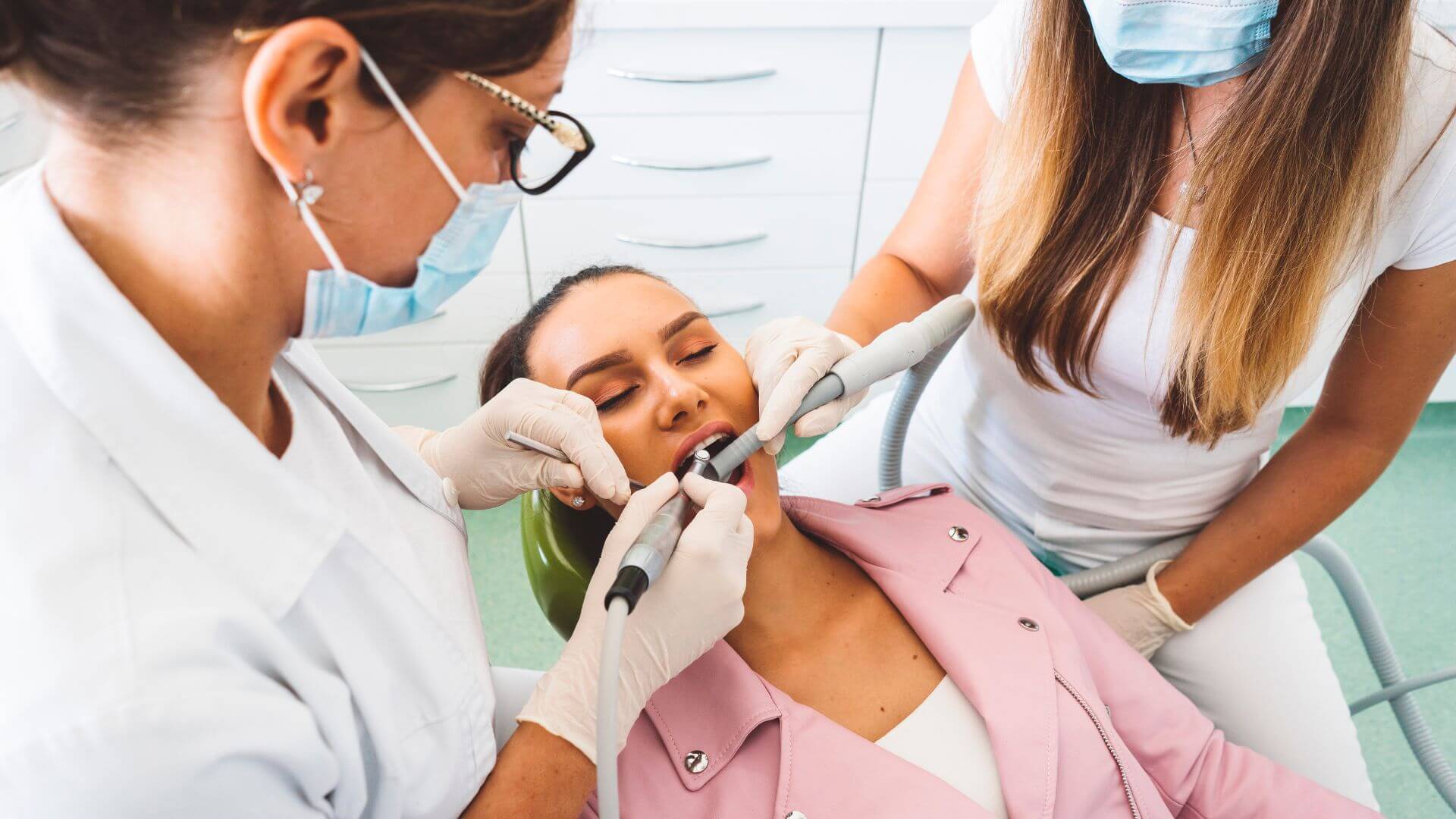 Is This The World’s Fastest Dentist?